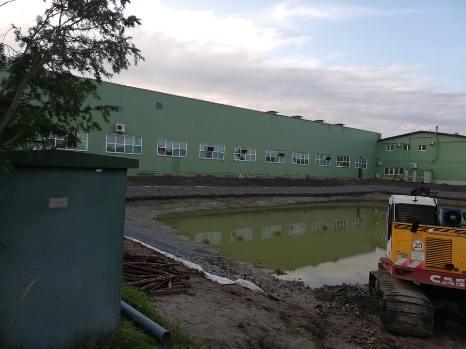 staw w Zalesiu Małym podczas remontu