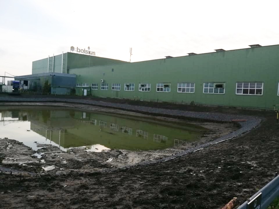 staw w Zalesiu Małym podczas remontu