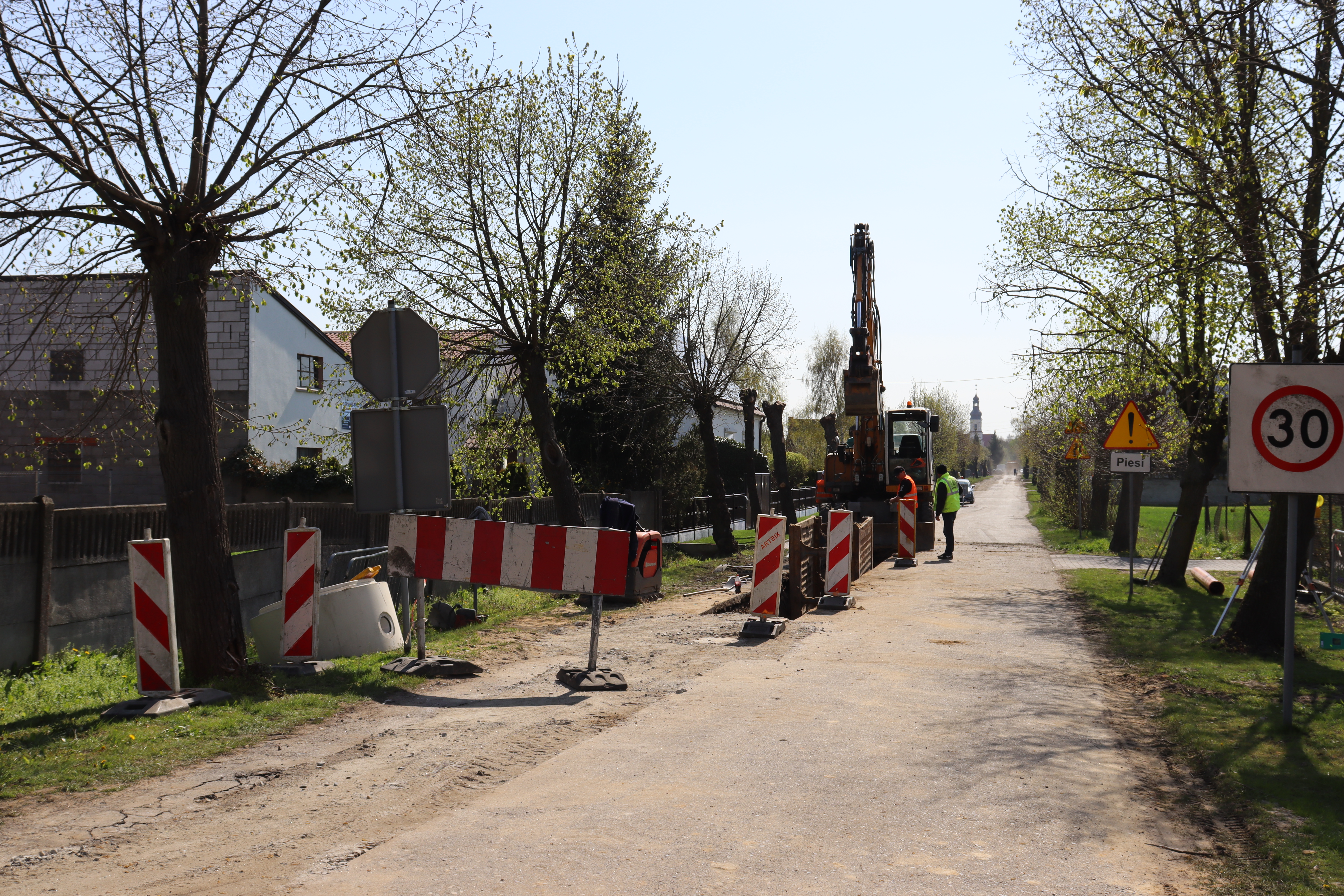 Prace nad kanalizacją w Smolicach