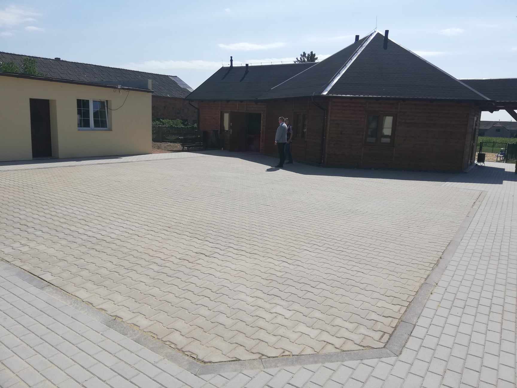 Plac w Długołęce