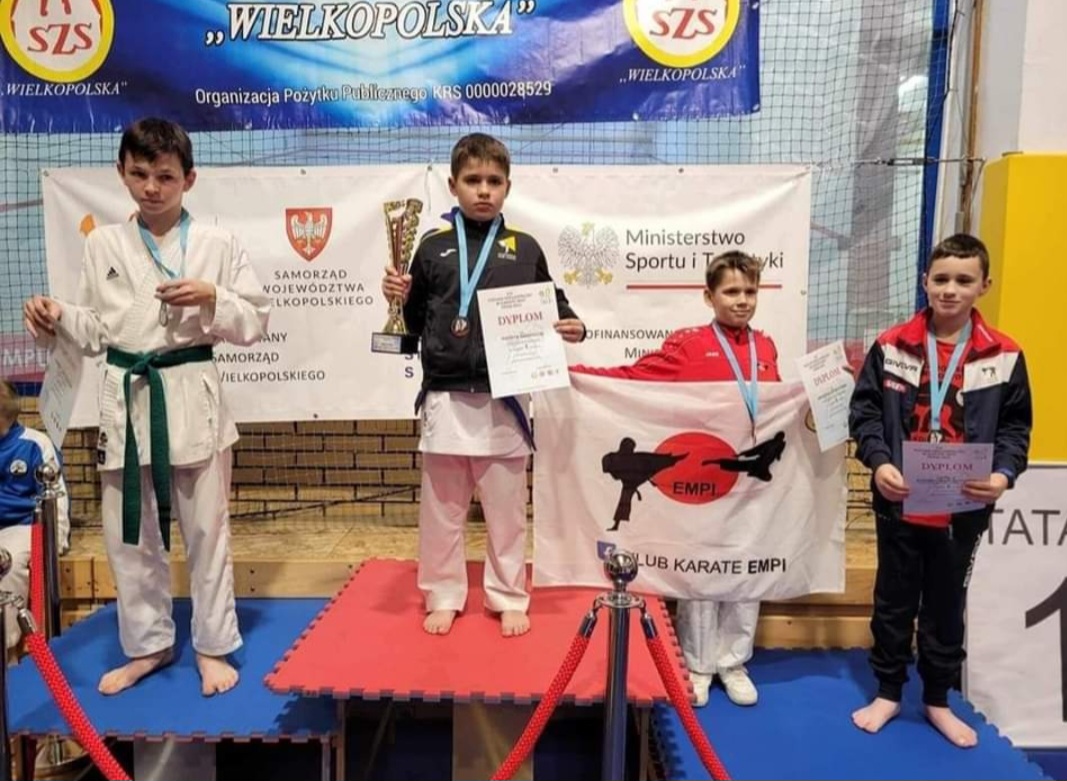 Karatecy z UKS UKEMI z medalami
