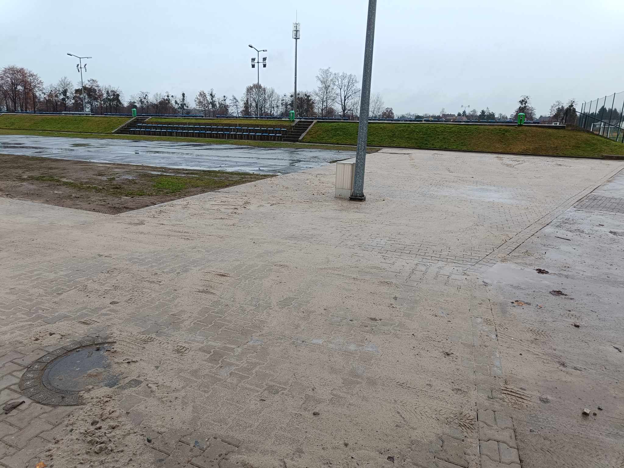 Utwardzenie terenu na Stadionie Miejskim